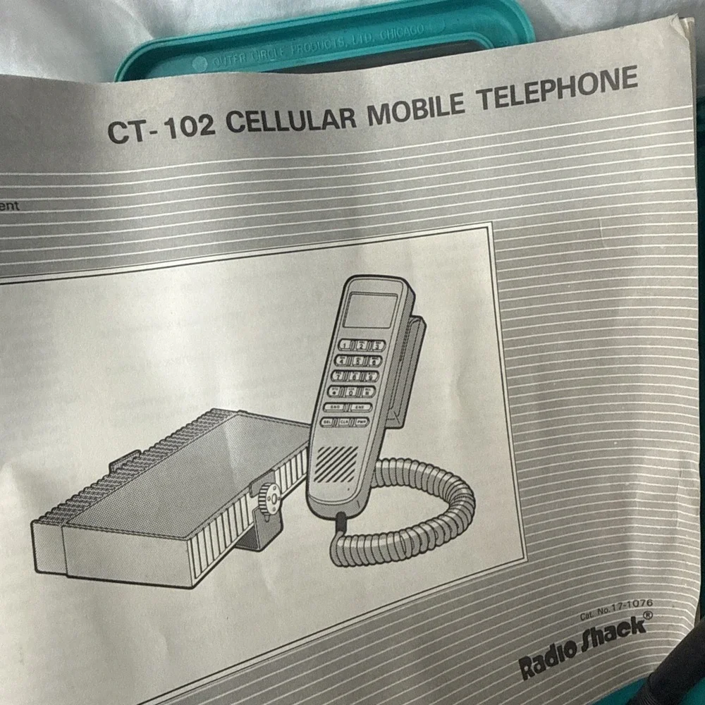 RADIO SHACK TANDY CT-102 CELLULAR MOBILE TELEPHONE Car Portable Case Manual 1990